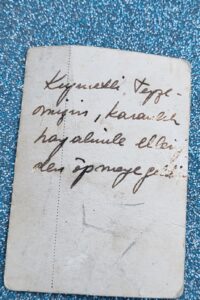 Anastasia'nın (Fatma Bazdan) erkek çocuklarından birine ait olan fotoğrafın arka yüzü dür 